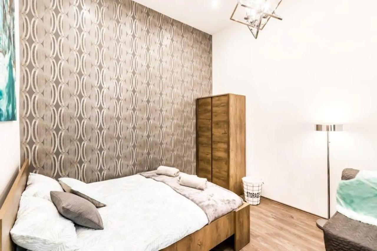 Amazon Apartment Near The Famous Party Boulevard Budapest Esterno foto